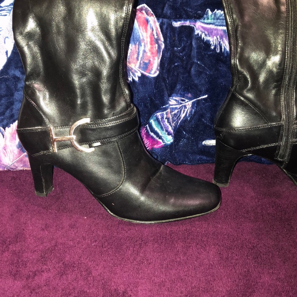 Knee-high dress up black boots